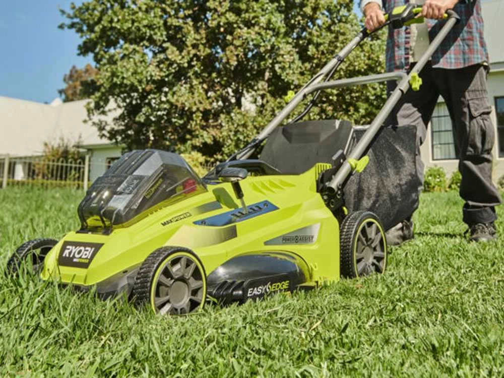 Tondeuse à Batterie RYOBI RLM36X41H60PG - 36V - 6Ah - Bac De 45 L - Coupe De 40 Cm 12 Tondeuse à Batterie RYOBI RLM36X41H60PG - 36V - 6Ah - Bac De 45 L - Coupe De 40 Cm – Image 10
