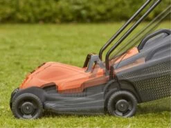 Tondeuse à Gazon électrique Black & Decker BEMW451BH-QS - Lame 32 Cm Avec Puissance Max 1200 Watts 24 Tondeuse à Gazon électrique Black & Decker BEMW451BH-QS - Lame 32 Cm Avec Puissance Max 1200 Watts -Motofaucheuse Soldes tondeuse gazon lectrique black decker bemw451bh qs lame 32 cm avec puissance max 1200 watts tondeuse lectrique bemw451bh qs 17275 0 1565011421 BEMW451BH A4