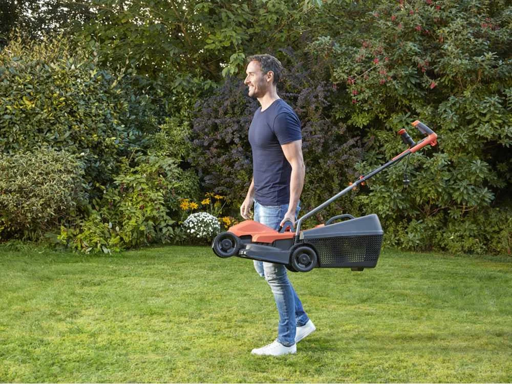 Tondeuse à Gazon électrique Black & Decker BEMW451BH-QS - Lame 32 Cm Avec Puissance Max 1200 Watts 3 Tondeuse à Gazon électrique Black & Decker BEMW451BH-QS - Lame 32 Cm Avec Puissance Max 1200 Watts