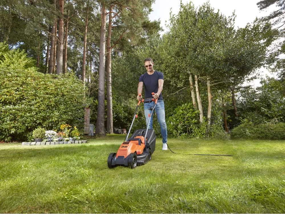 Tondeuse à Gazon électrique Black & Decker BEMW451BH-QS - Lame 32 Cm Avec Puissance Max 1200 Watts 8 Tondeuse à Gazon électrique Black & Decker BEMW451BH-QS - Lame 32 Cm Avec Puissance Max 1200 Watts – Image 6