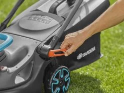 Tondeuse à Gazon électrique Gardena PowerMax 37/1800 -Motofaucheuse Soldes tondeuse gazon lectrique gardena powermax 37 1800 deux systmes de coupe 41913 12 1683038412 IMG 645120cc749a6