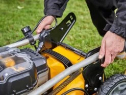 Tondeuse à Gazon Sur Batterie DeWalt DCMW564P2-QW -2 Batteries 18V/5Ah - Largeur De Coupe 48 Cm -Motofaucheuse Soldes tondeuse gazon sur batterie dewalt dcmw564p2 qw 2 batteries 18v 5ah largeur de coupe 48 cm tondeuse lectrique dewalt dcmw564p2 qw 29018 14 1620816946 IMG 609bb432aff1b