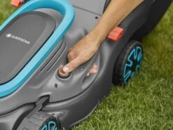 Tondeuse à Gazon Sur Batterie Gardena PowerMax 32/18V P4A - 4ah - 32 Cm 38 Tondeuse à Gazon Sur Batterie Gardena PowerMax 32/18V P4A - 4ah - 32 Cm -Motofaucheuse Soldes tondeuse gazon sur batterie gardena powermax 32 18v p4a 4ah 32 cm deux systmes de coupe 41639 2 1683014490 IMG 6450c35a5ab84