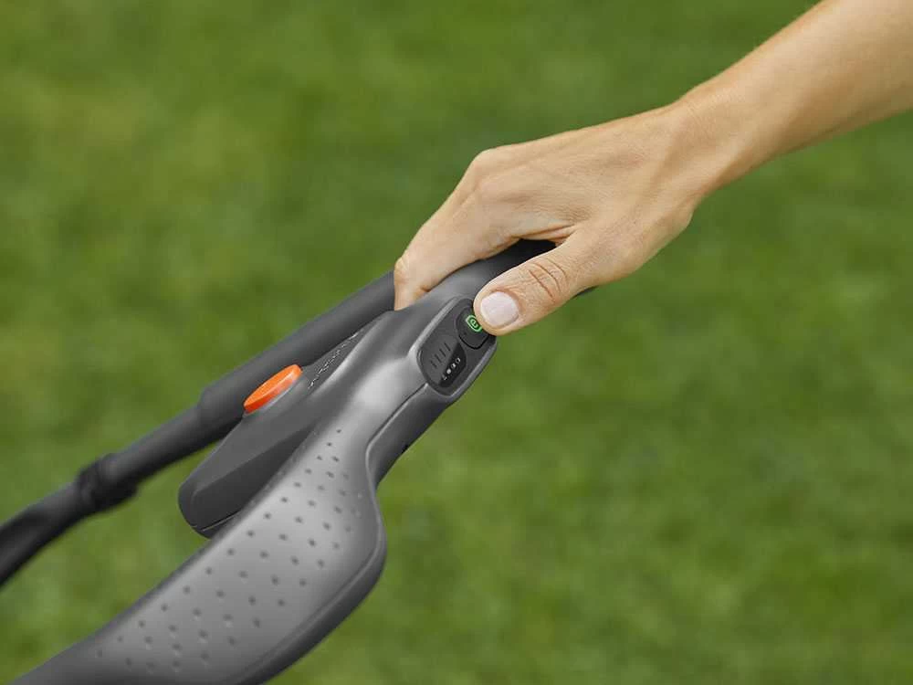 Tondeuse à Gazon Sur Batterie Gardena PowerMax 32/18V P4A - 4ah - 32 Cm 22 Tondeuse à Gazon Sur Batterie Gardena PowerMax 32/18V P4A - 4ah - 32 Cm – Image 20