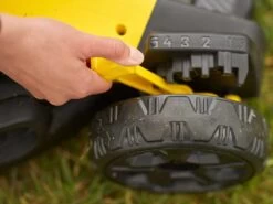 Tondeuse à Gazon Sur Batterie STANLEY FATMAX SFMCMW2651M - 2 Batteries 18V/4Ah - Amplitude De Coupe 40 Cm 30 Tondeuse à Gazon Sur Batterie STANLEY FATMAX SFMCMW2651M - 2 Batteries 18V/4Ah - Amplitude De Coupe 40 Cm -Motofaucheuse Soldes tondeuse gazon sur batterie stanley fatmax sfmcmw2651m 2 batteries 18v 4ah amplitude de coupe 40 cm tondeuse lectrique stanley fatmax sfcmw2651m 29809 14 1623660791 IMG 60c718f73bcdd