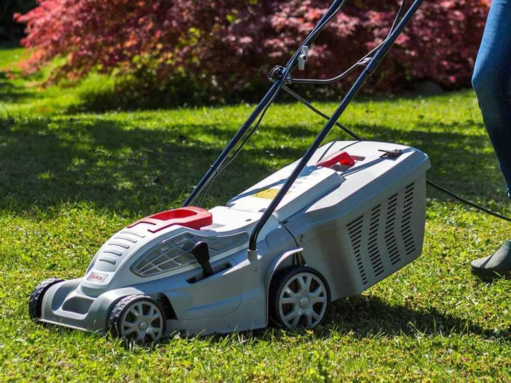 Tondeuse électrique 1400W IKRA IERM 1434 - Bac De 35 L + éjection Postérieure - 34 Cm 13 Tondeuse électrique 1400W IKRA IERM 1434 - Bac De 35 L + éjection Postérieure - 34 Cm – Image 11