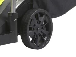 Tondeuse électrique à Batterie RYOBI RLM18C33B25 - 18V - 2.5Ah - Bac De 35 L - Coupe De 33 Cm 34 Tondeuse électrique à Batterie RYOBI RLM18C33B25 - 18V - 2.5Ah - Bac De 35 L - Coupe De 33 Cm -Motofaucheuse Soldes tondeuse lectrique batterie ryobi rlm18c33b25 18v 2 5ah bac de 35 l coupe de 33 cm rglage de la hauteur de coupe centralis 29920 3 1623855072 IMG 60ca0fe0afc11