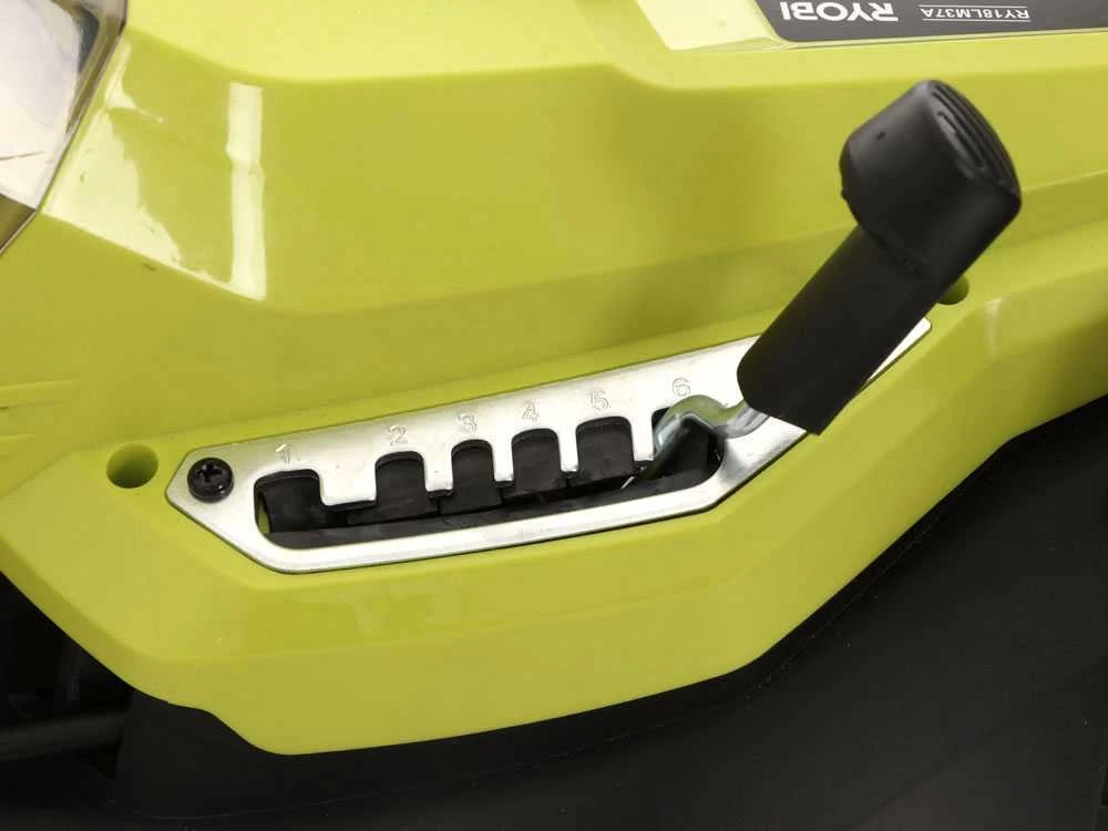 Tondeuse électrique à Batterie RYOBI RY18LM37A-140 - 18V - 4Ah - Bac De 45 L - Coupe De 37 Cm 17 Tondeuse électrique à Batterie RYOBI RY18LM37A-140 - 18V - 4Ah - Bac De 45 L - Coupe De 37 Cm – Image 15