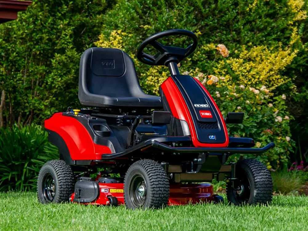 Tracteur Tondeuse à Batterie E-rider Toro ES3000SD - Moteur électrique à Batterie 72V/24Ah - Coupe De 76cm 3 Tracteur Tondeuse à Batterie E-rider Toro ES3000SD - Moteur électrique à Batterie 72V/24Ah - Coupe De 76cm